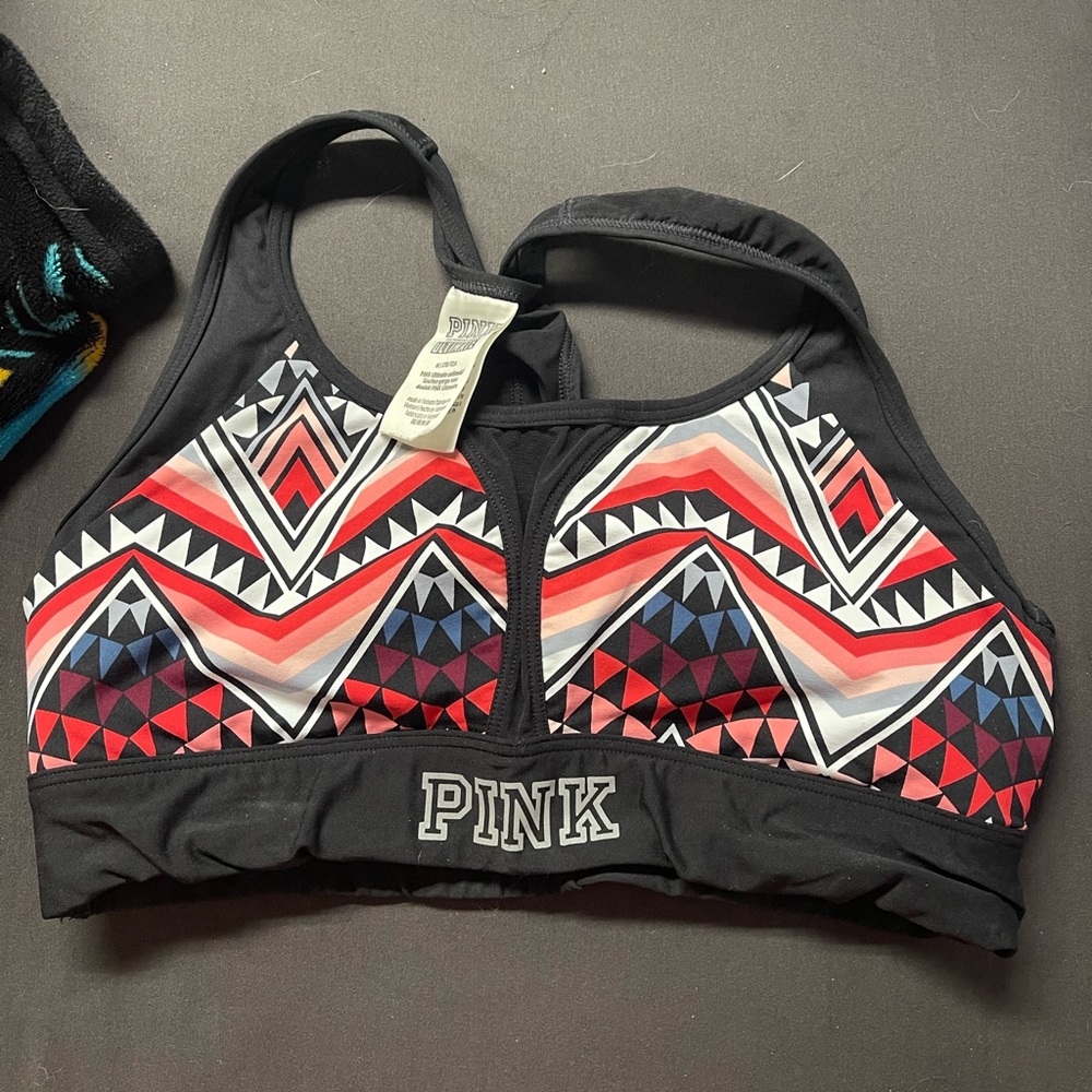 M VS pink sports bra